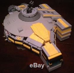 Custom Lego Star Wars Smuggler Class Star Ship with Crew, NEW DESIGN