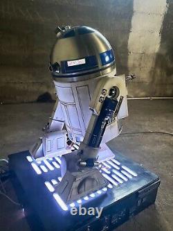 DeAgostini R2D2 Custom Painted 1/2 life size R2D2 Droid w LED Base Star Wars