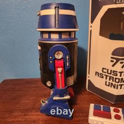 Disney Star Wars GALAXY'S EDGE Droid Depot CUSTOM ASTROMECH UNIT WithCHIP & REMOTE