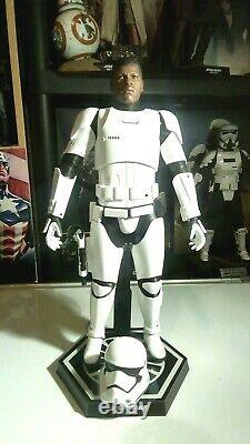 Hot Toys Custom 16 Finn (Stormtrooper) Star Wars The Force Awakens Figure