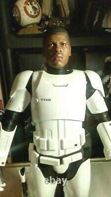 Hot Toys Custom 16 Finn (Stormtrooper) Star Wars The Force Awakens Figure