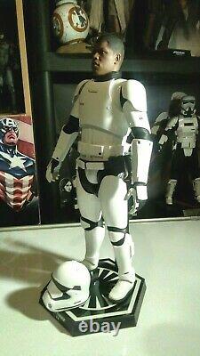 Hot Toys Custom 16 Finn (Stormtrooper) Star Wars The Force Awakens Figure