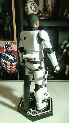 Hot Toys Custom 16 Finn (Stormtrooper) Star Wars The Force Awakens Figure