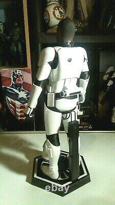 Hot Toys Custom 16 Finn (Stormtrooper) Star Wars The Force Awakens Figure