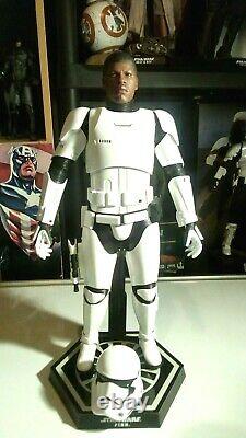 Hot Toys Custom 16 Finn (Stormtrooper) Star Wars The Force Awakens Figure