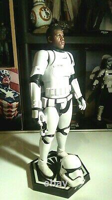 Hot Toys Custom 16 Finn (Stormtrooper) Star Wars The Force Awakens Figure