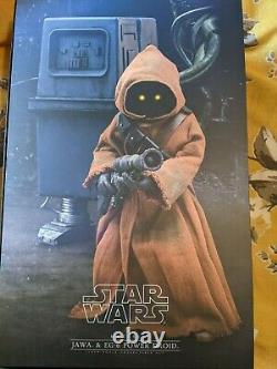 Hot Toys Jawa & EG-6 Power Droid with Custom Stands. Star Wars 1/6