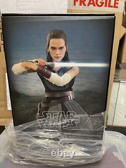 Hot Toys MMS 446 Star Wars The Last Jedi Rey (JEDI Training) in Boxes