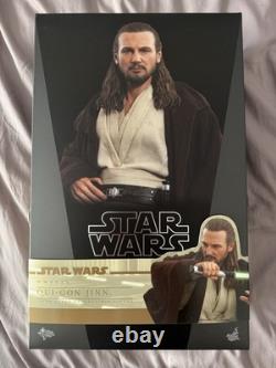 Hot Toys Qui-Gon Jinn MMS525 With Custom LED Lightsaber