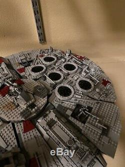 LEGO CUSTOM Like 75192 UCS Star Wars Millennium Falcon One Of A Kind With interior