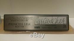 Master Replicas Star Wars Se Carrie Fisher Ap Plaque Custom Leia Blaster Display