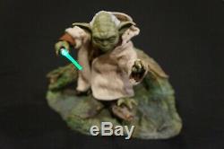 Sideshow Star Wars 1/6 Yoda figure with custom LED Lightsabre + more accessories