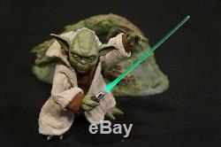 Sideshow Star Wars 1/6 Yoda figure with custom LED Lightsabre + more accessories