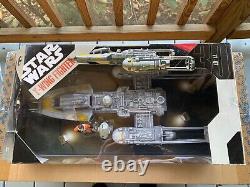 Star Wars 30th Anniversary Y-Wing withpilot, R5-F7 & Custom Display Stand NIUB