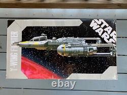 Star Wars 30th Anniversary Y-Wing withpilot, R5-F7 & Custom Display Stand NIUB