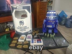 Star Wars Galaxys Edge Custom Droid Depot Astro R-series withRemote + Accessories