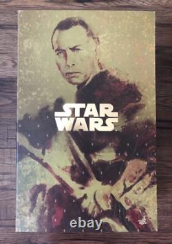 Star Wars Hot Toys Rogue One 1/6 Chirrut Imwe MMS403 Deluxe Signed + Custom Base